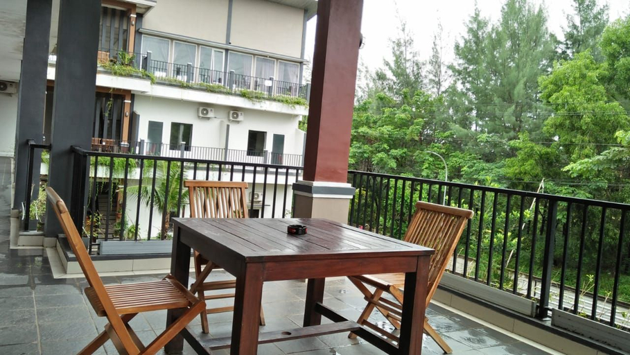 Bandengan Beach Hotel 8/11
