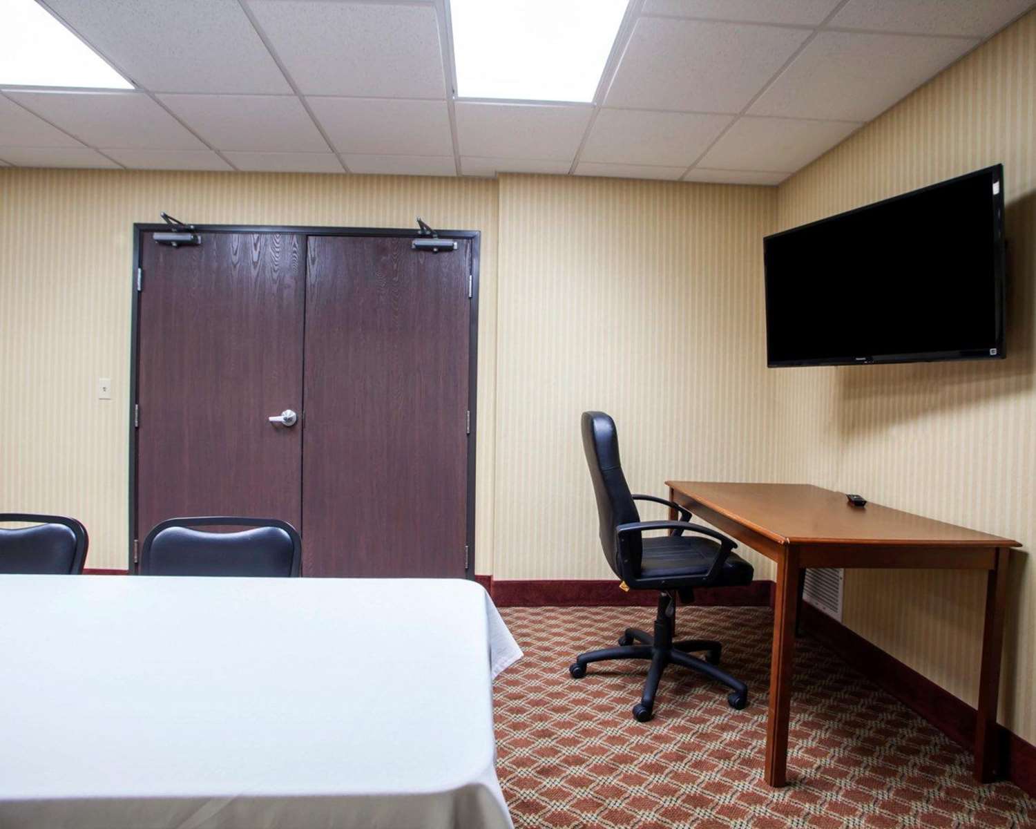 Comfort Inn and Suites Harrisonville 41/48