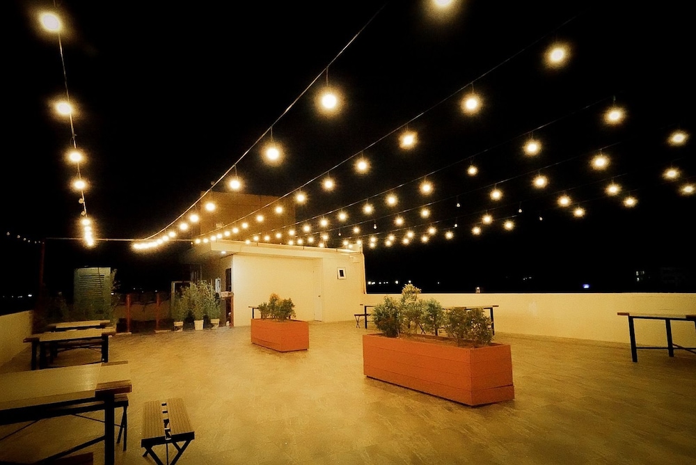 Cebu Courtyard 25/35