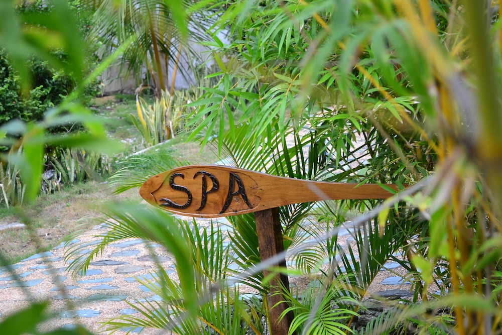 Eden Resort 41/45