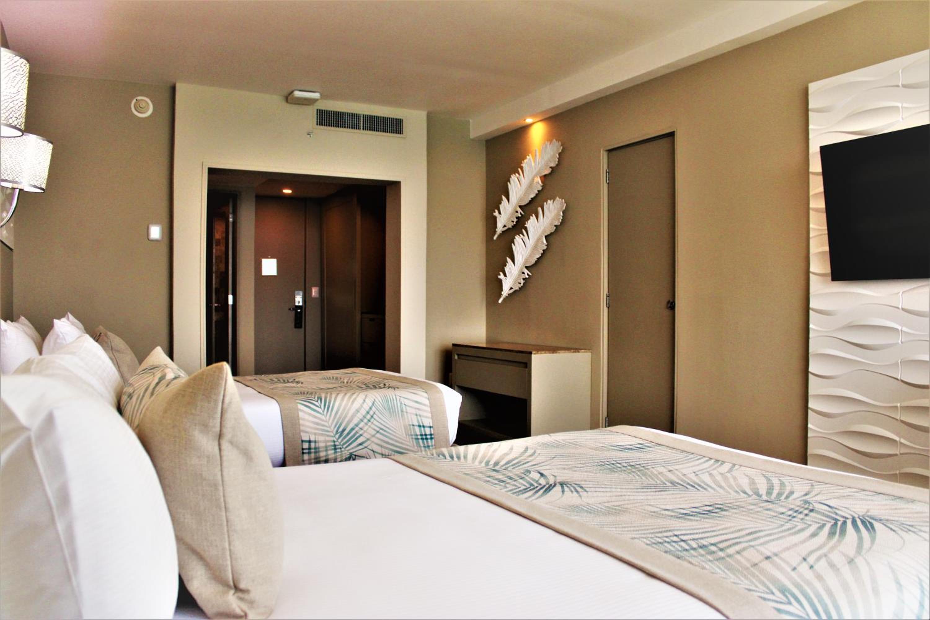 Superior, 2 Double Beds, Ocean Front