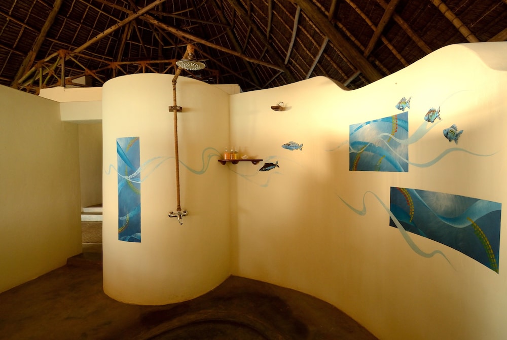 Unguja Lodge 48/50
