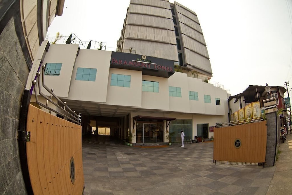 Paramount Tower 1/23