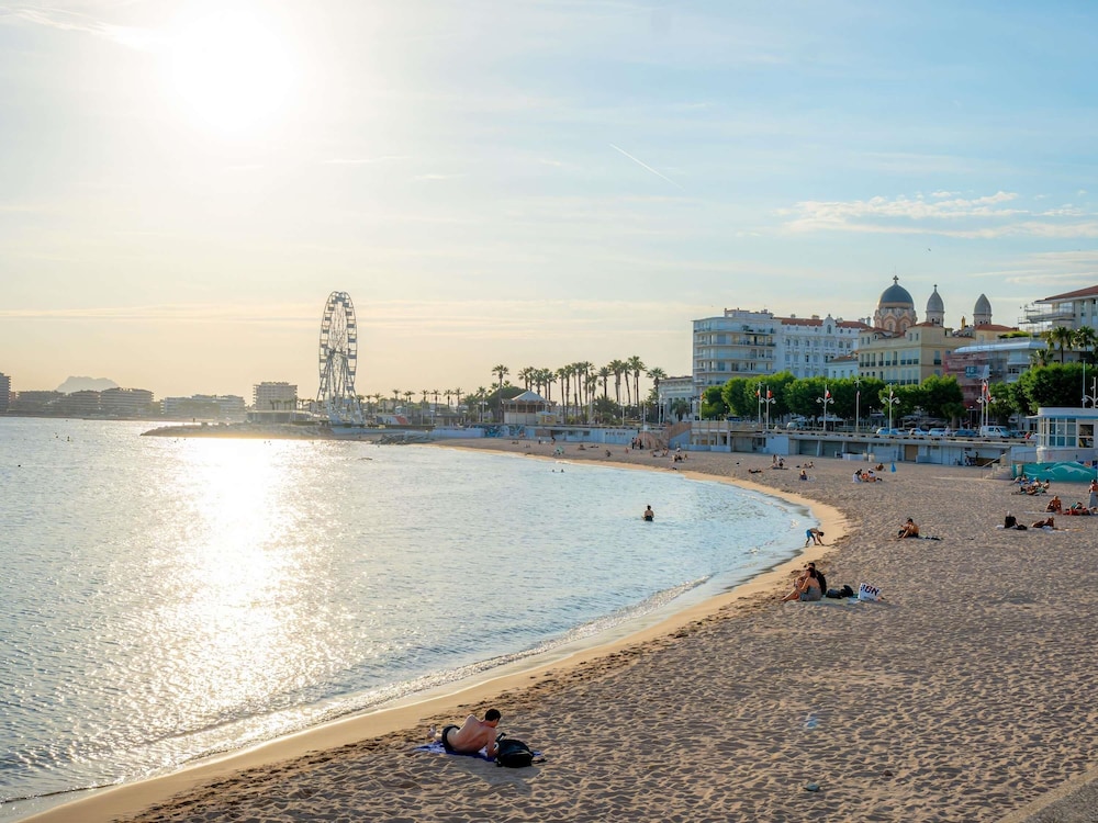 Mercure St Raphael Centre Plage 43/49