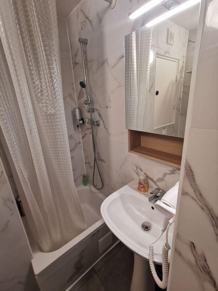 Adagio Access La Defense Place Charras 49/50