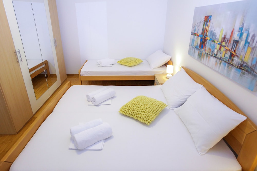Summer Breeze Apartments 13/45
