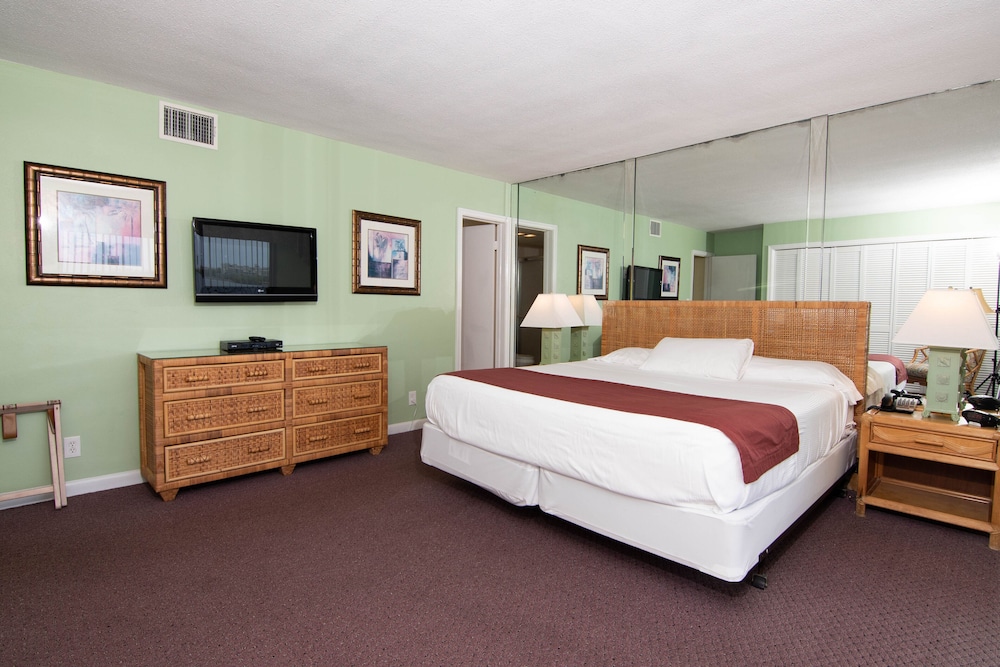 PALM BEACH WATERFRONT SUITES 15/67