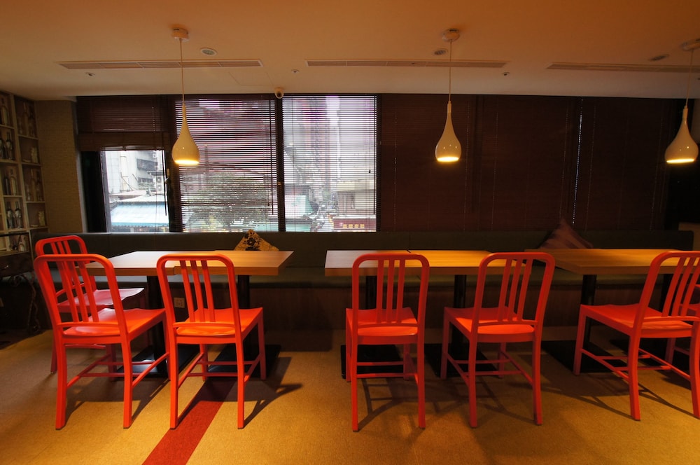 Colors Infinity Inn 54/70