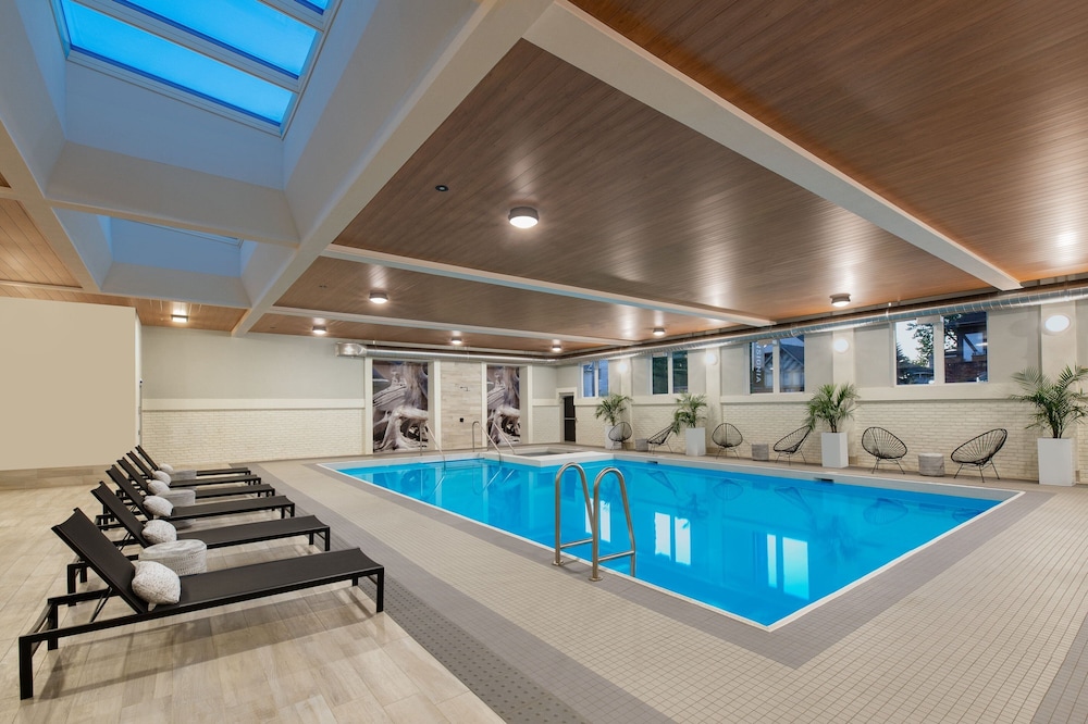 The Insignia Hotel, Sarnia, a Tribute Portfolio Hotel 1/55