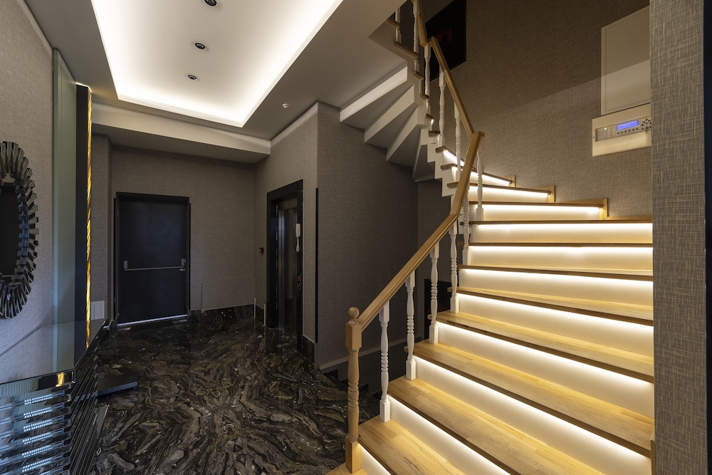 Brako Hotel 24/43