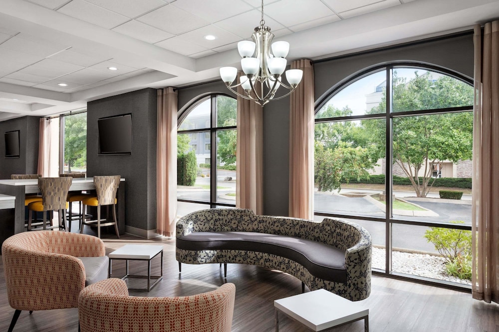 Days Inn & Suites by Wyndham Murfreesboro 12/19