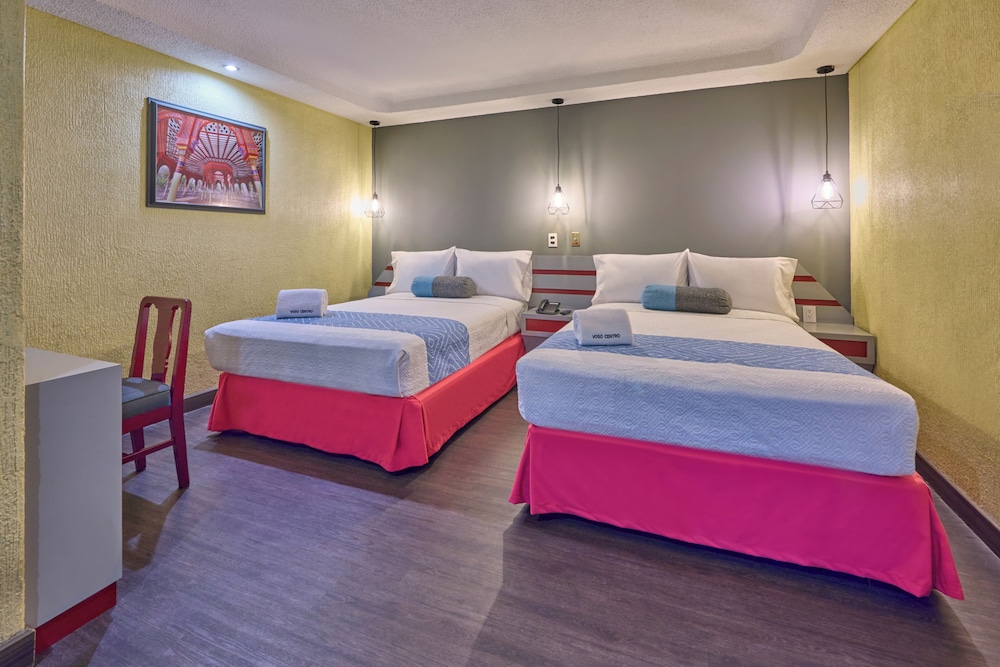 ROOM, QUADRUPLE