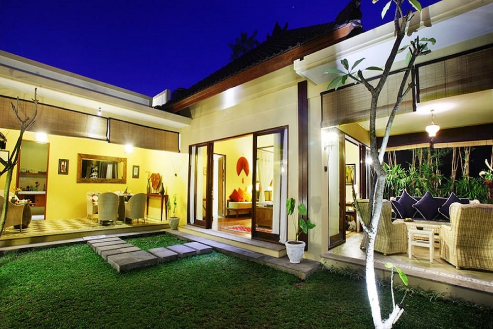 Villa Nirvana 9/81