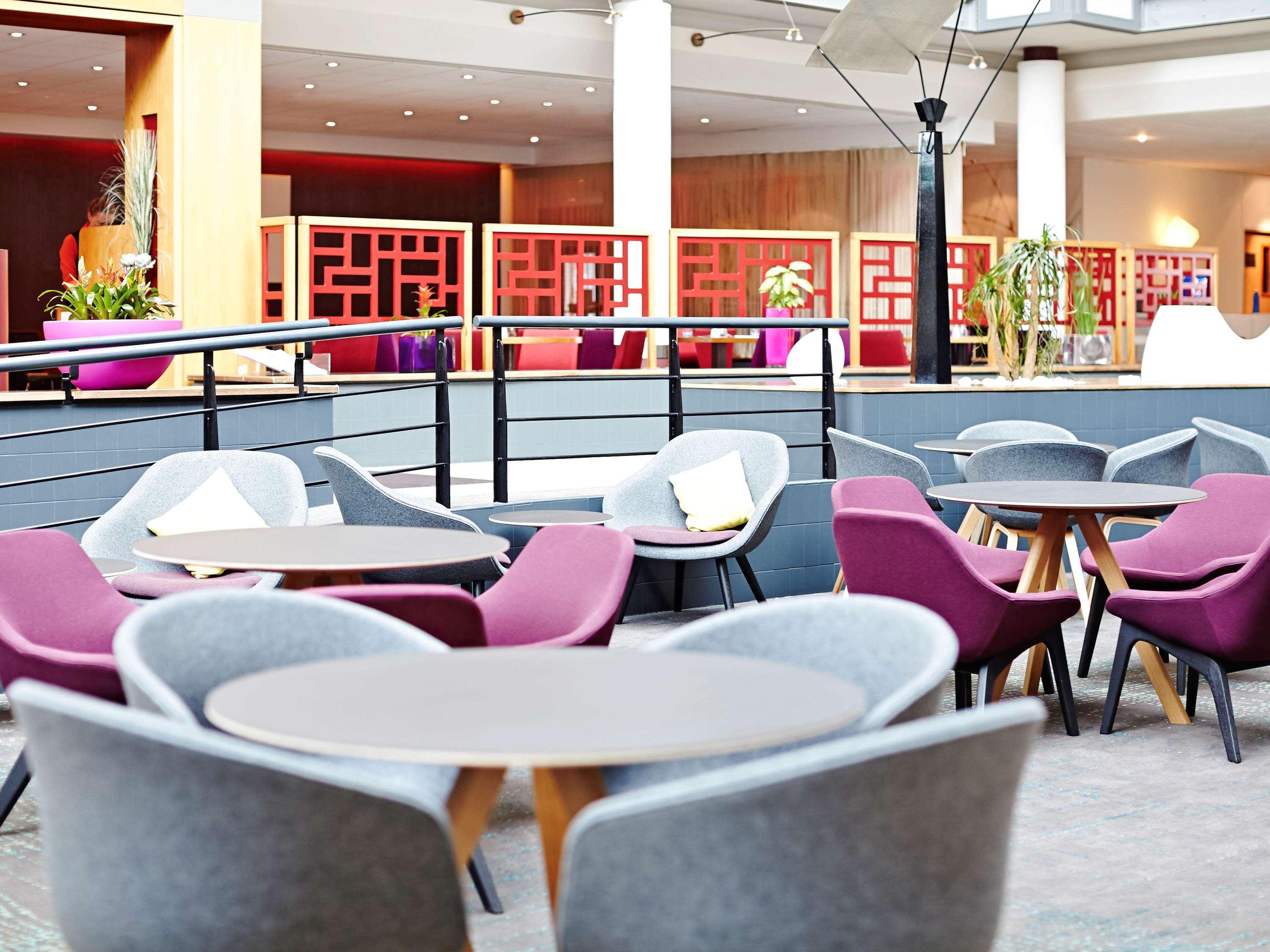 Novotel London Heathrow Airport - M4 Jct 4 Hotel 37/50