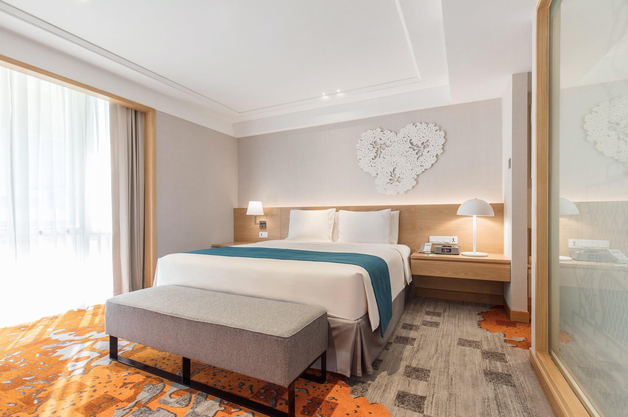 1 Bedroom, Suite, Living Area
