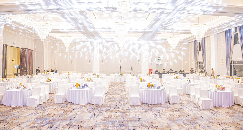 Royal Halong Hotel 60/70