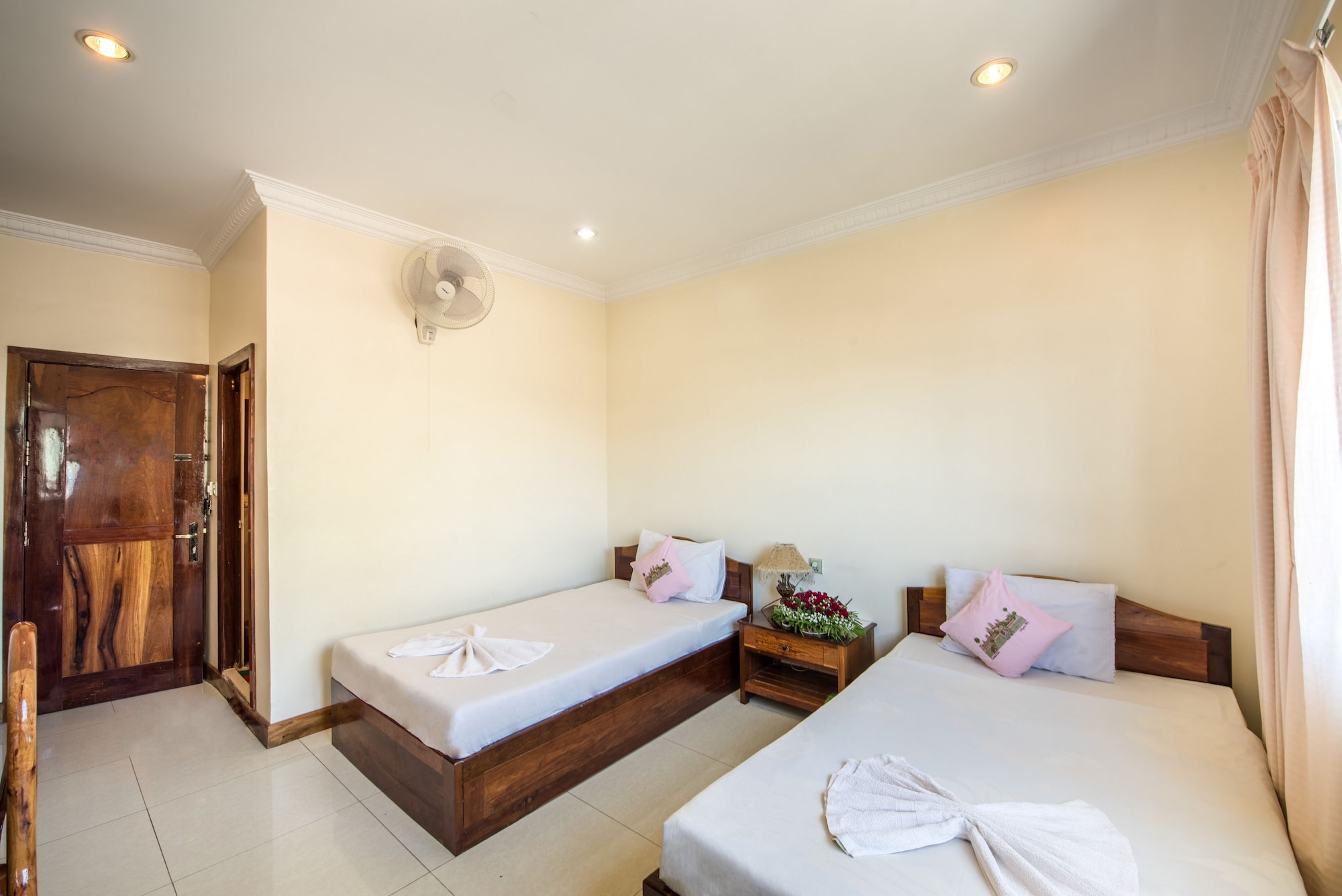 Standard, Twin Beds