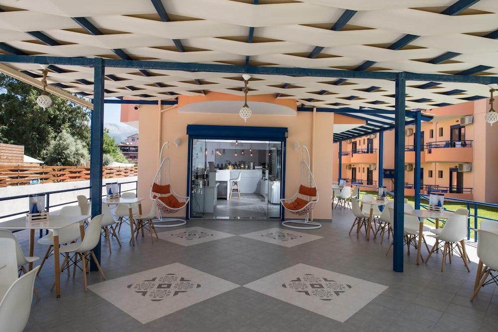 akroyiali resort