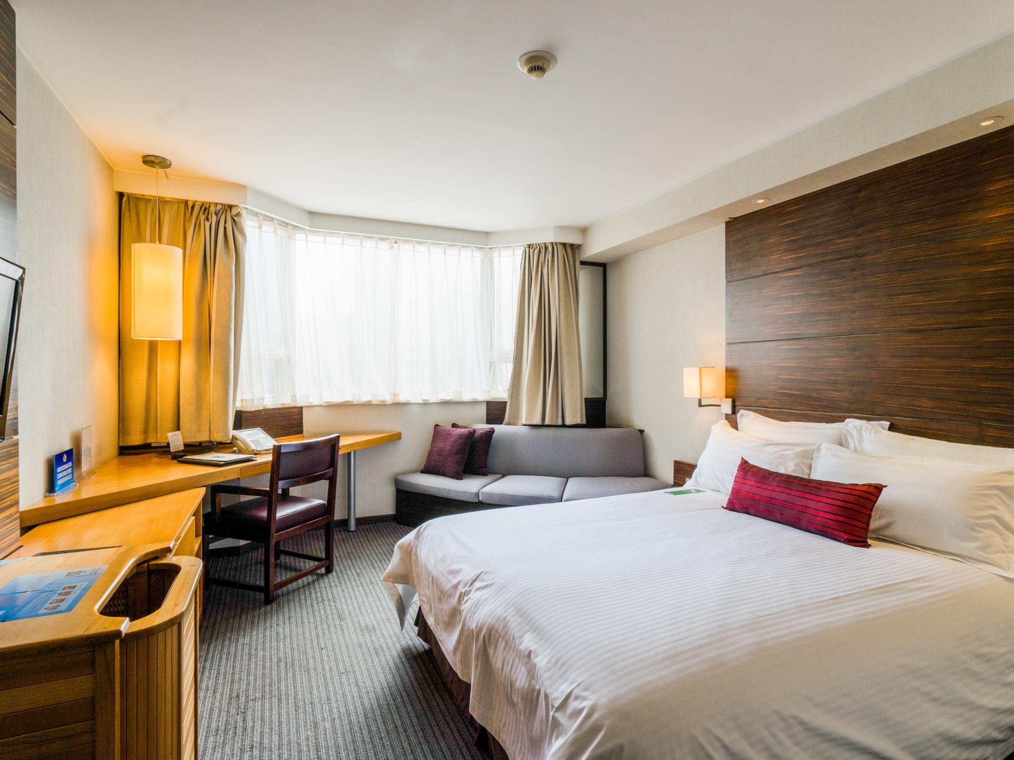 Room at BEIJING JINGLUN HOTEL, BEIJING