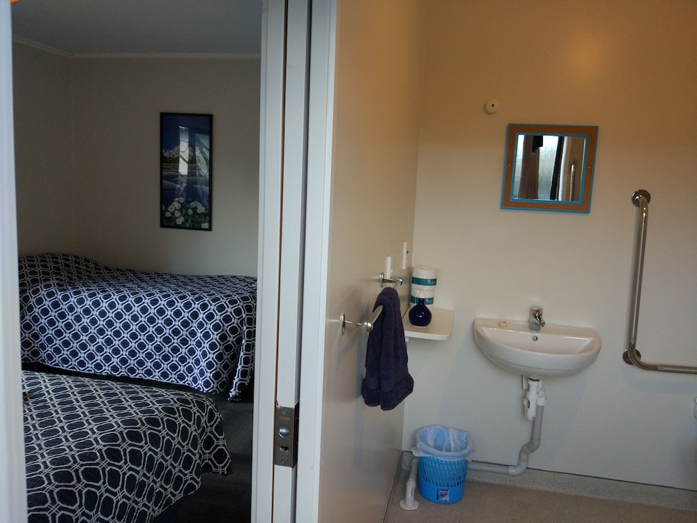 Tasman Bay Backpackers 49/50