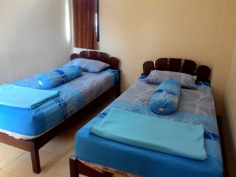Imam Bonjol Hostel 4/15