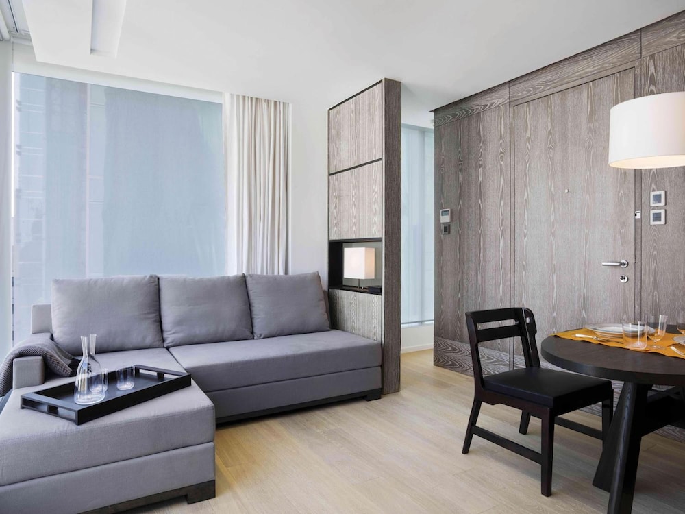 THE JERVOIS 28/50