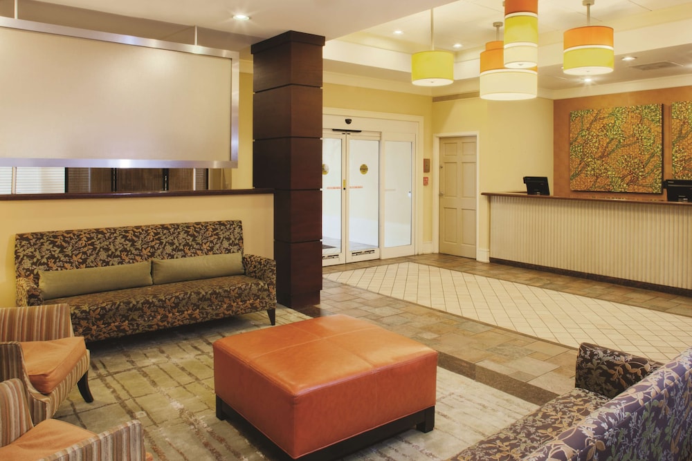Doubletree Suites by Hilton at The Battery Atlanta 58/81