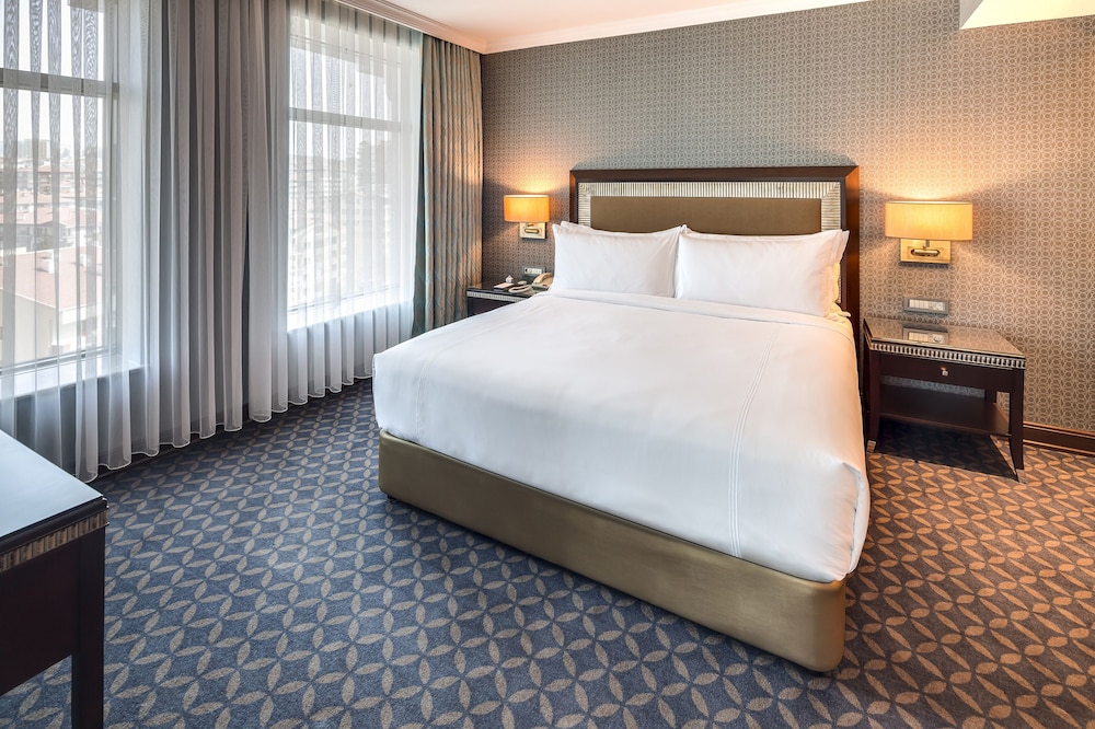 EXECUTIVE, SUITE, KING BED, CITY VIEW, SOFA