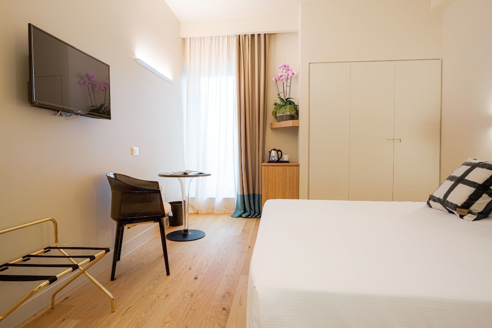 Hotel Politeama 21/69