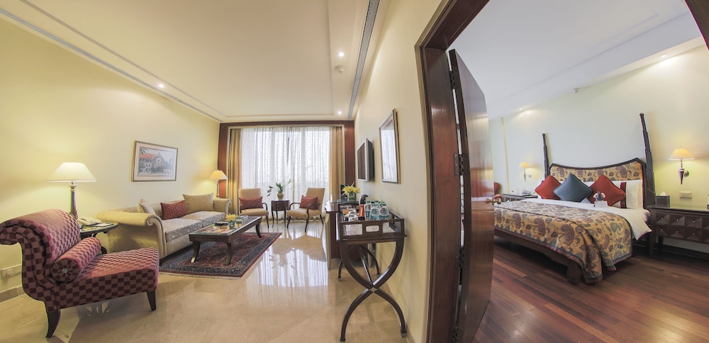 THE LALIT MUMBAI 30/67