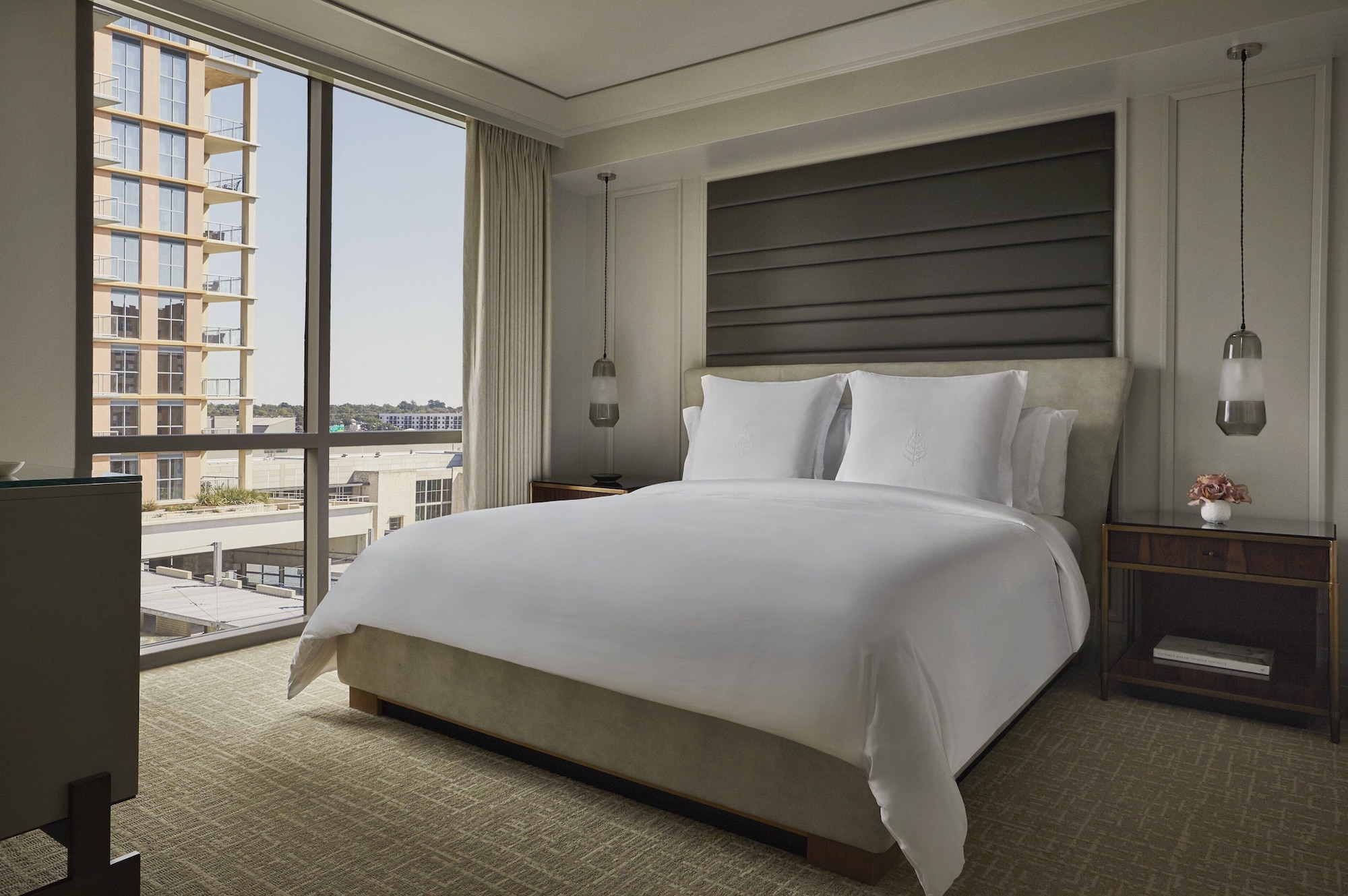 Four Seasons, Executive, Suite, King Bed, City View