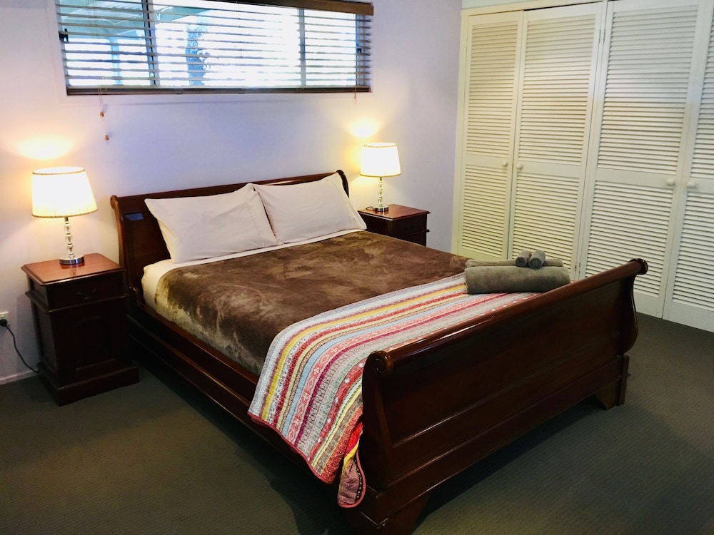 CLANDULLA COTTAGES 6/50