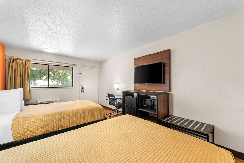ROOM, 2 DOUBLE BEDS, SMOKING