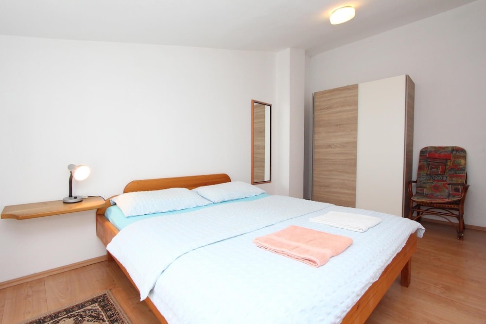 APARTMENTS LORA 23/66