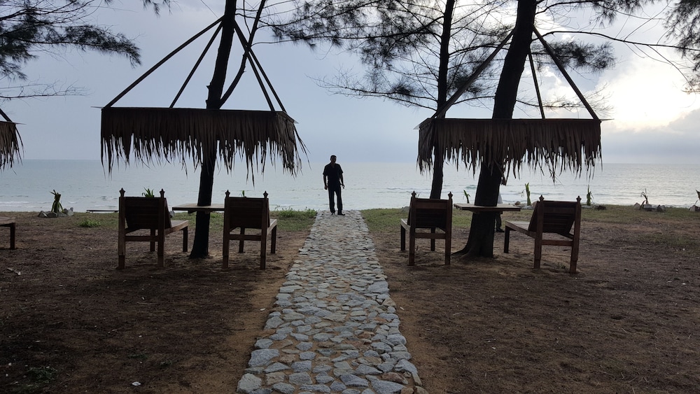 Al Safina Kijal Beach Resort & Restaurant 37/47