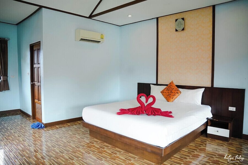 Chomview Resort 33/70