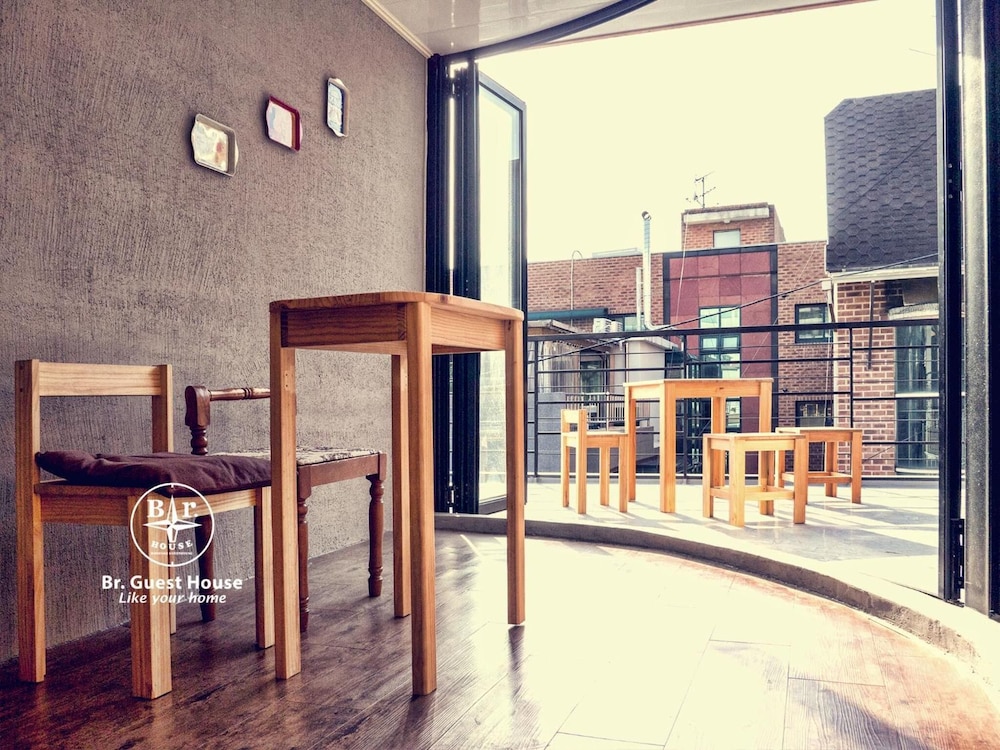 Br. Guesthouse Hongdae 12/41