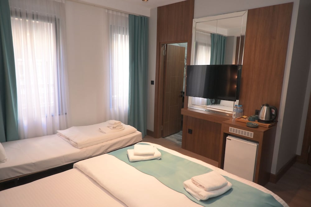 Grand Rue Hotel 11/40