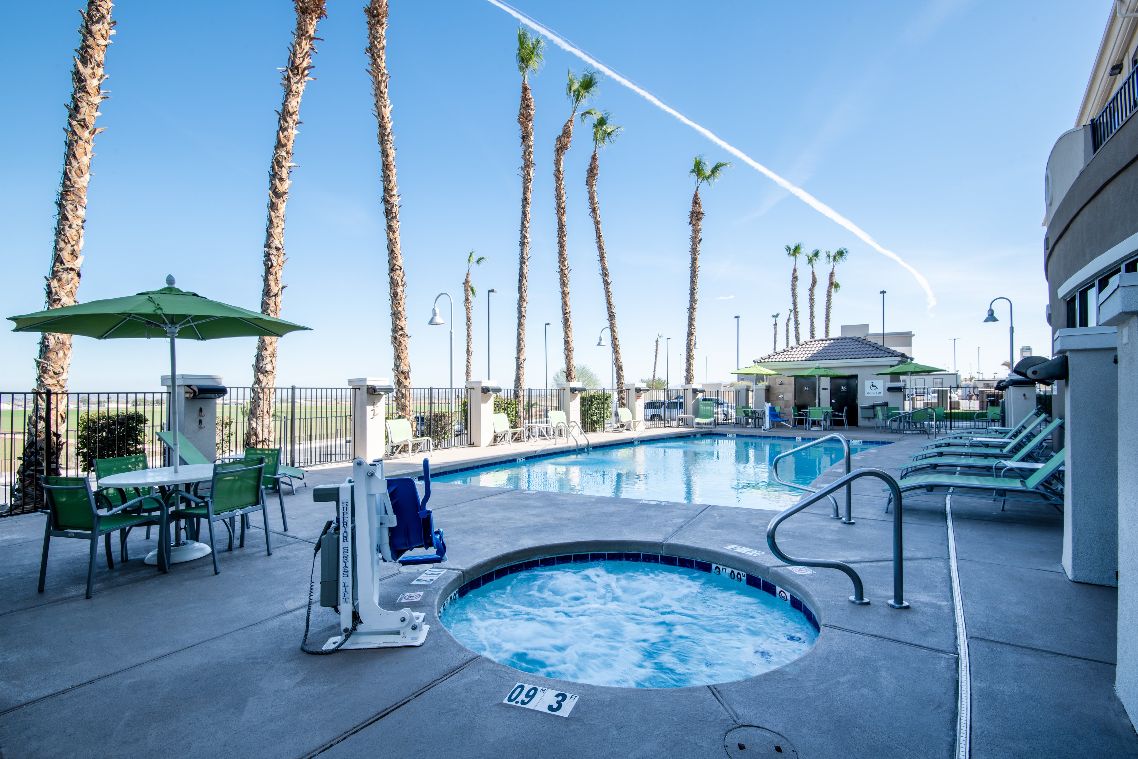 Holiday Inn Express Hotel Suites Yuma 46/79