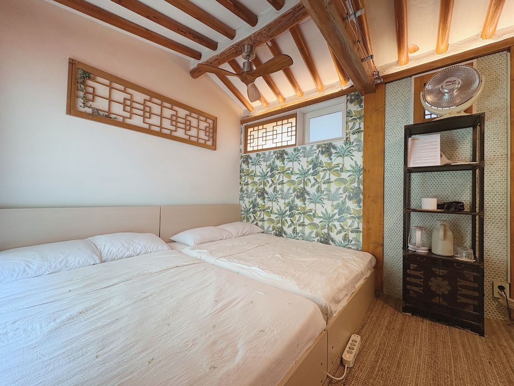 FAMILY, 2 DOUBLE BEDS, COURTYARD VIEW