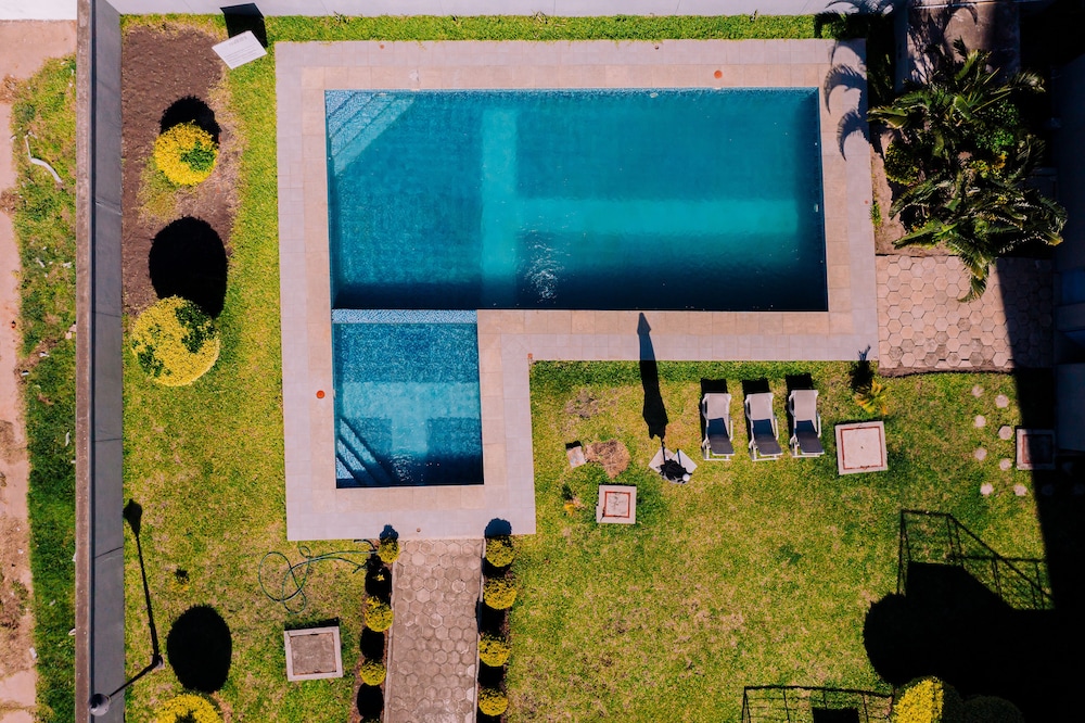Beira Terrace Hotel 45/50
