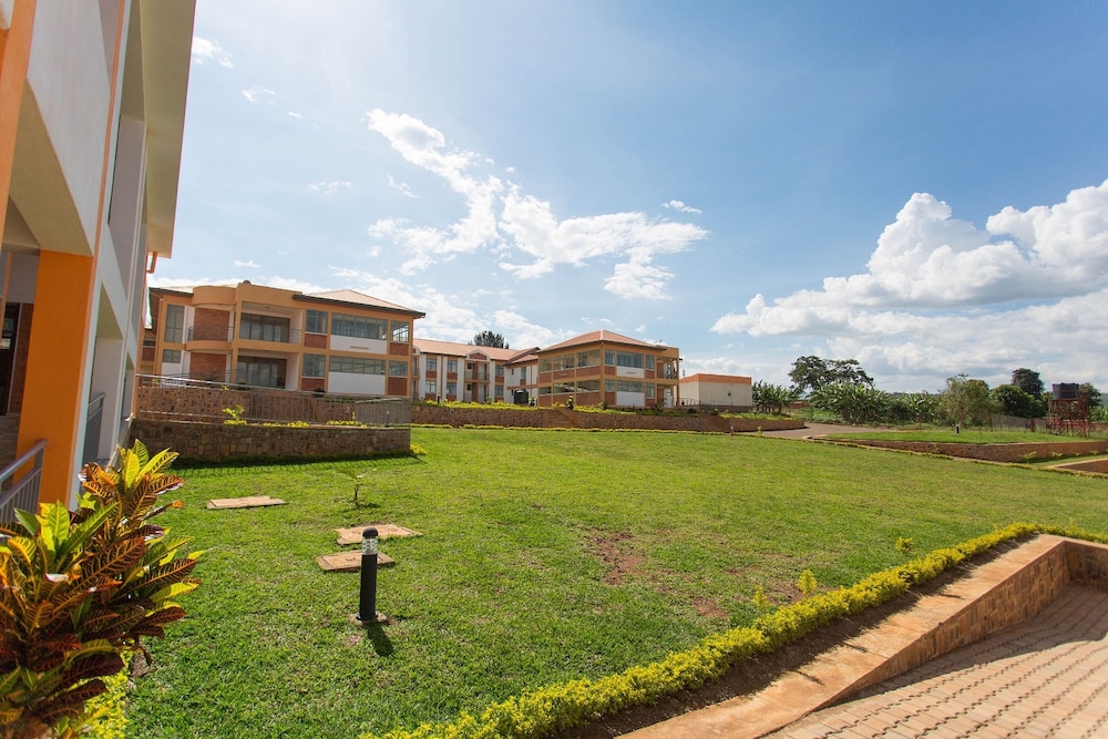 Cenetra Hotel 27/38