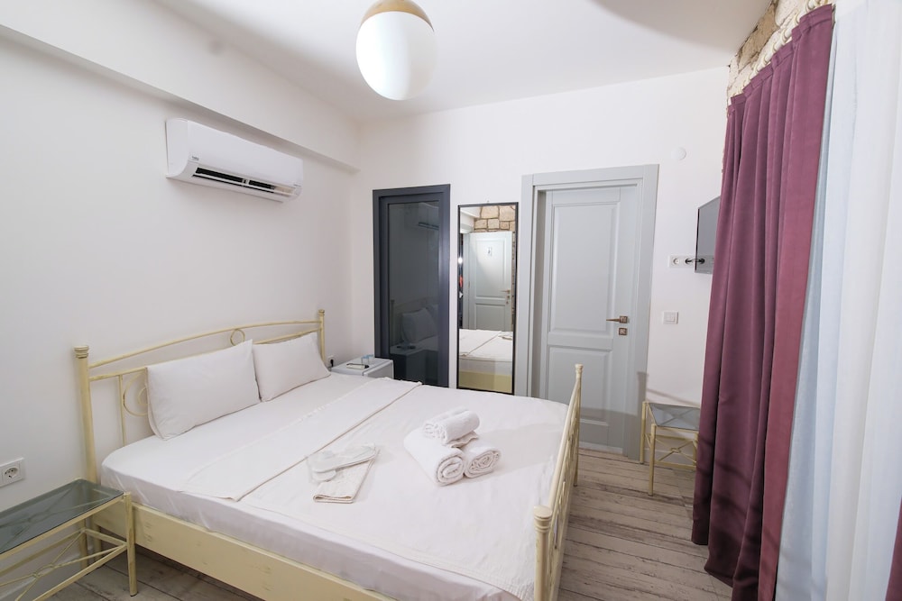 Kybele Alacati 15/50