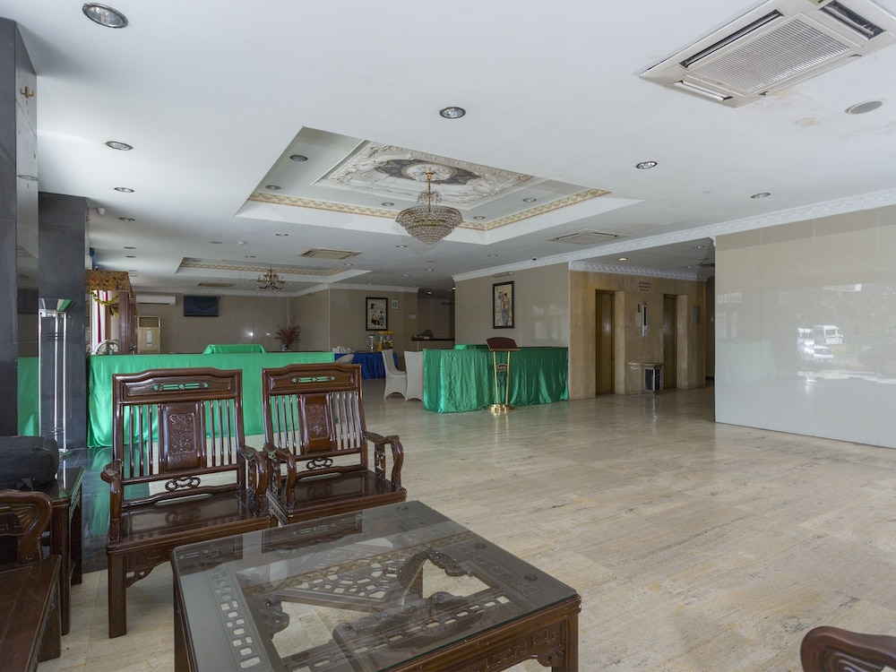 OYO 89619 De Choice Hotel 19/23