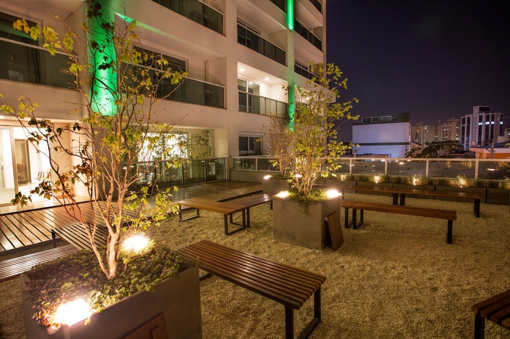 Summit Hotel Monaco 34/36