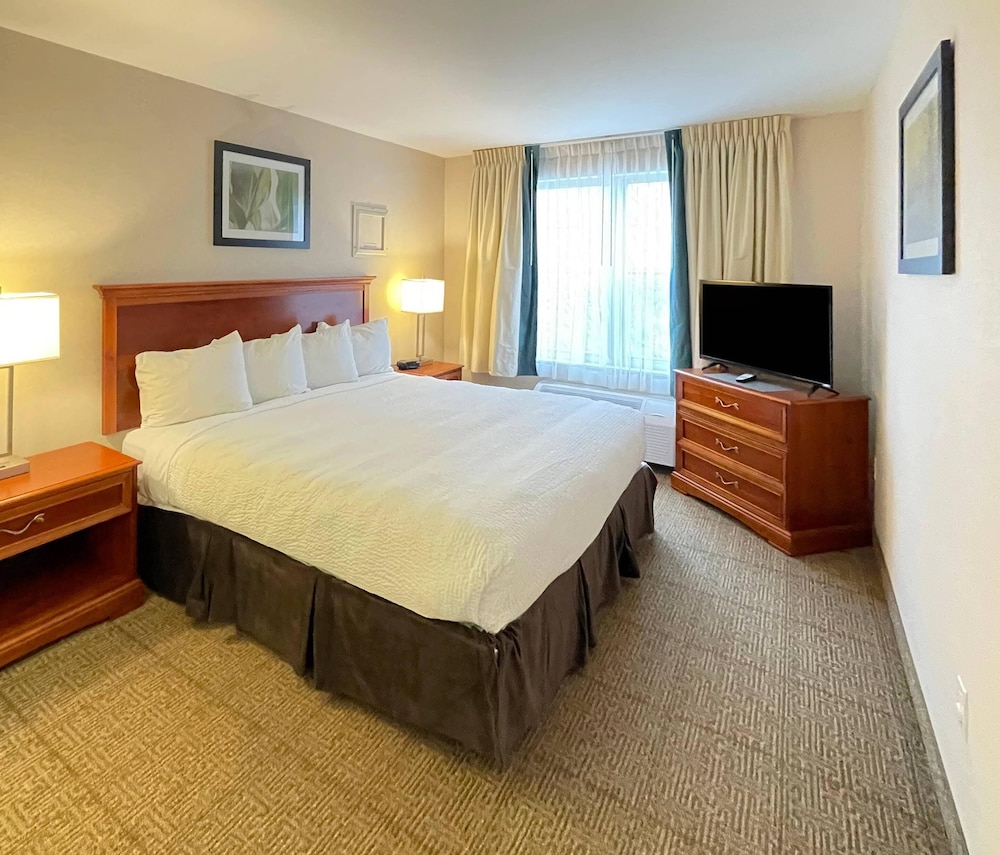Smart Suites, an Ascend Collection Hotel 9/50