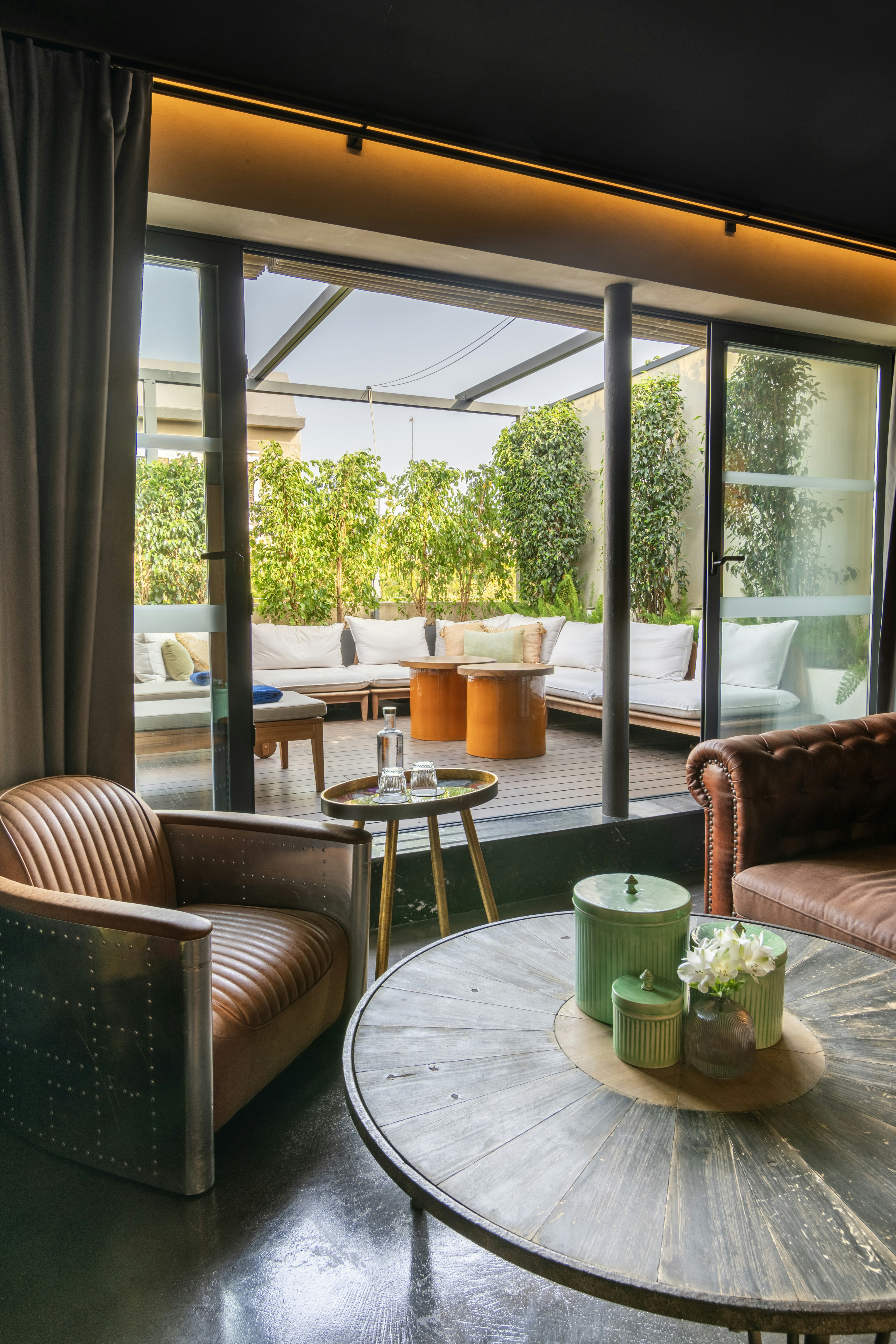 Hotel Lobby Room 42/67