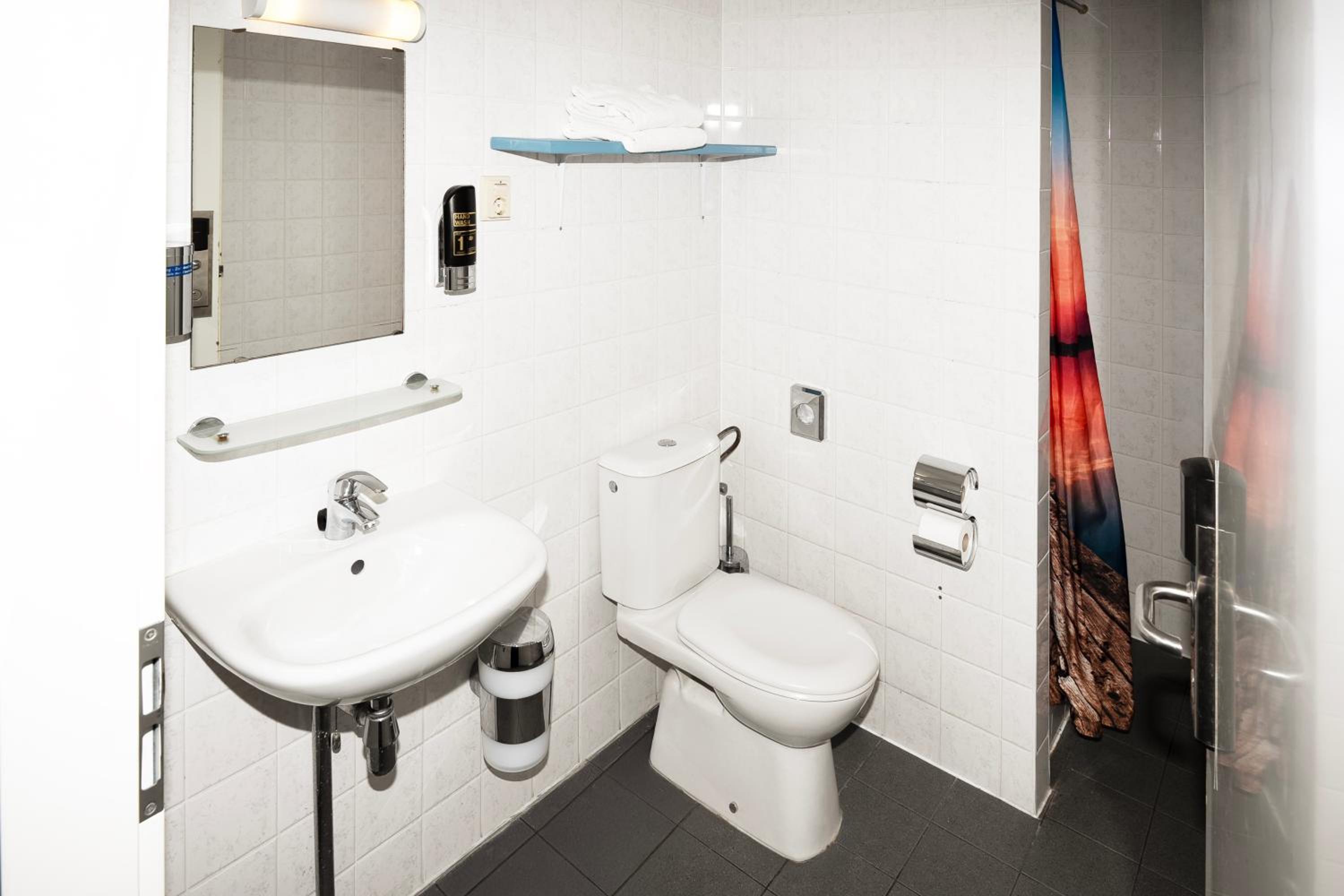 Budget, Studio, Twin Beds, External Bathroom، Amsterdam Teleport Hotel 8/10