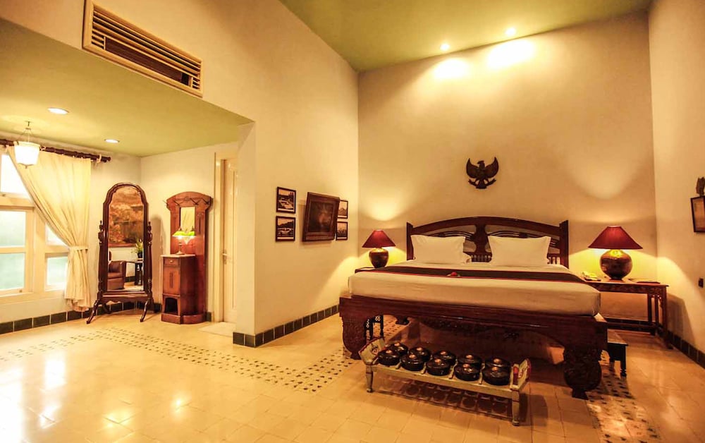 Hotel Tugu Blitar 40/67