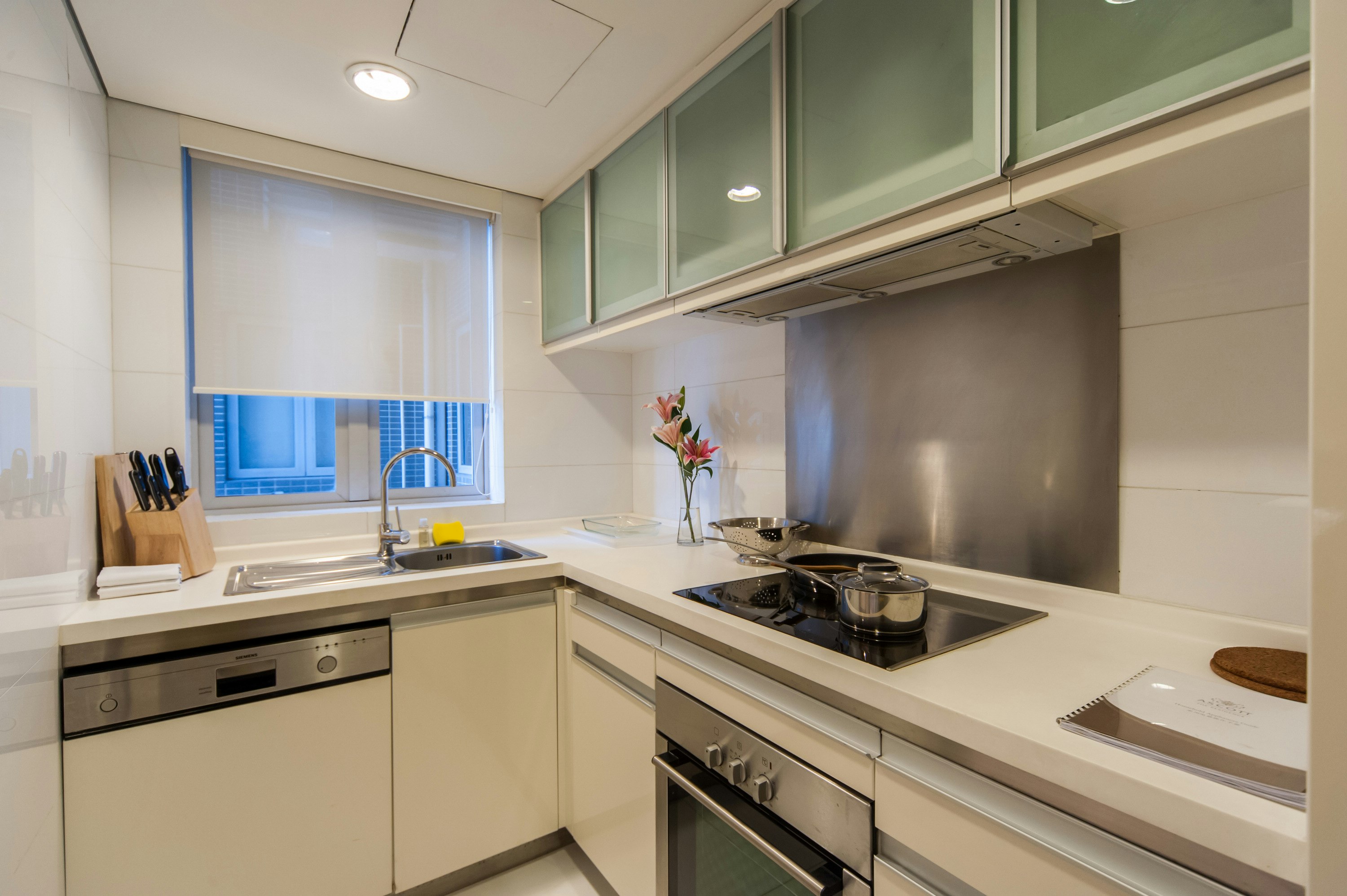 3 Bedrooms, Executive